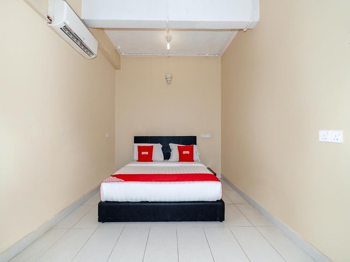 Oyo 89932 Dd Homestay Kota Kinabalu Exteriör bild