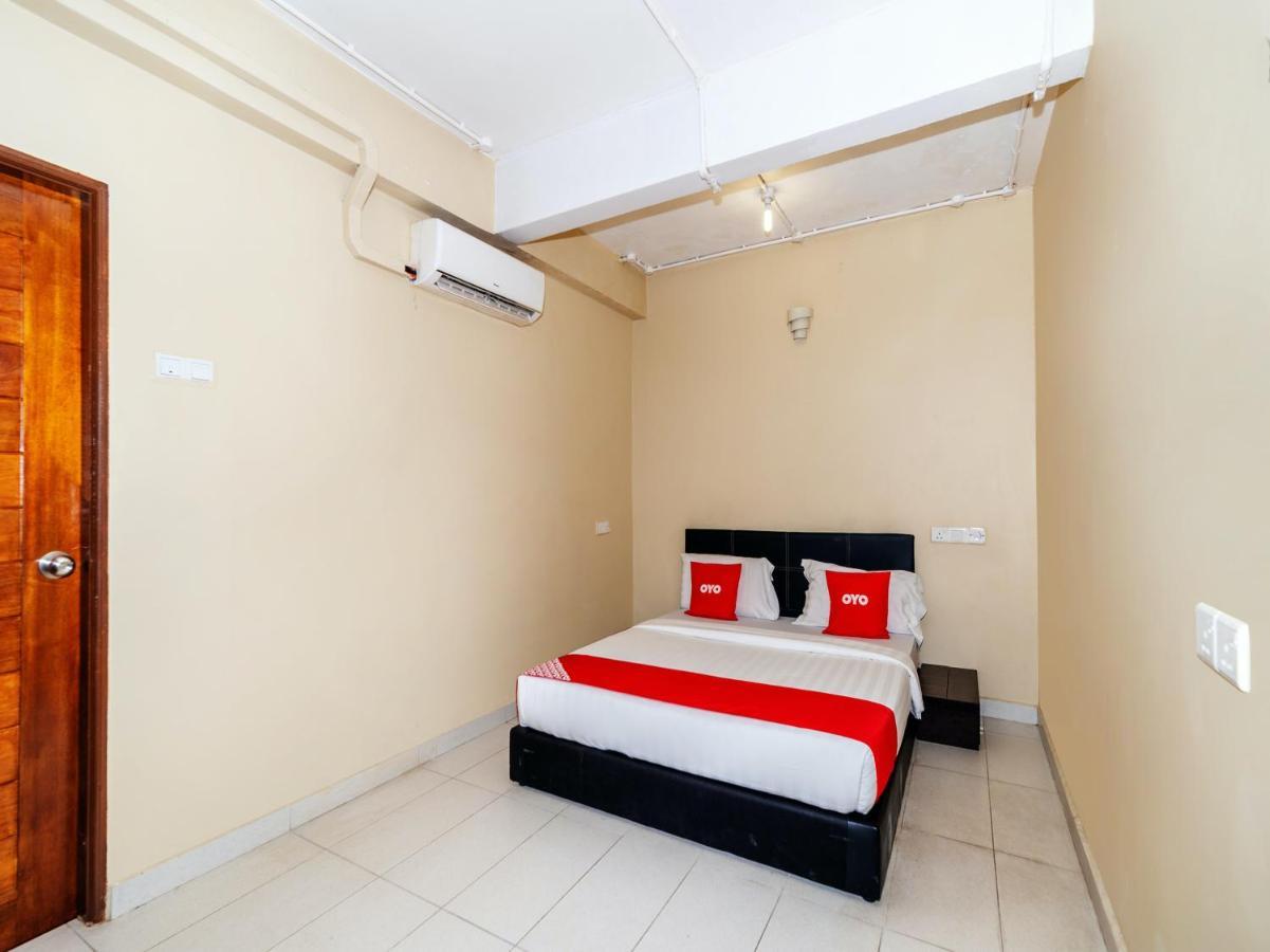 Oyo 89932 Dd Homestay Kota Kinabalu Exteriör bild